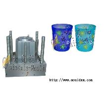 2017年日用品杯子模具厂商及服装服饰批发市场趋势分析